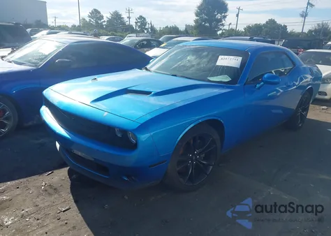 2018 Dodge Challenger Sxt Plus z USA, uszkodzony, nr VIN 2C3CDZAG7JH333962
